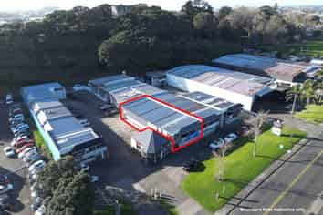HIGH STUD 352M² INDUSTRIAL
