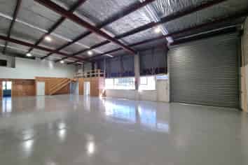 HIGH STUD 352M² INDUSTRIAL

