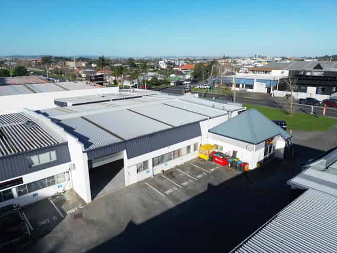 HIGH STUD 352M² INDUSTRIAL

