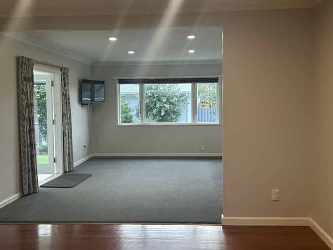 2/27 Trevelyan Street, Onekawa