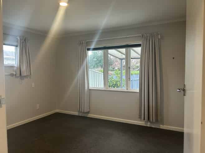 2/27 Trevelyan Street, Onekawa