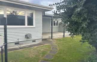 2/27 Trevelyan Street, Onekawa