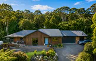 125 Stoney Creek Drive, Waitakere