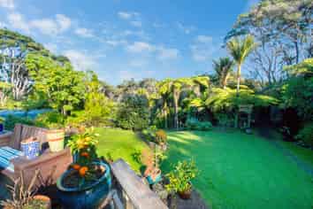 125 Stoney Creek Drive, Waitakere