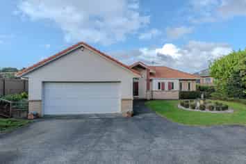 26 Lough Bourne Drive, Pukekohe