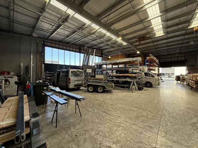 558sqm A-Grade Unit with Massive Profile