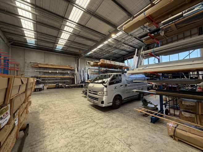 558sqm A-Grade Unit with Massive Profile
