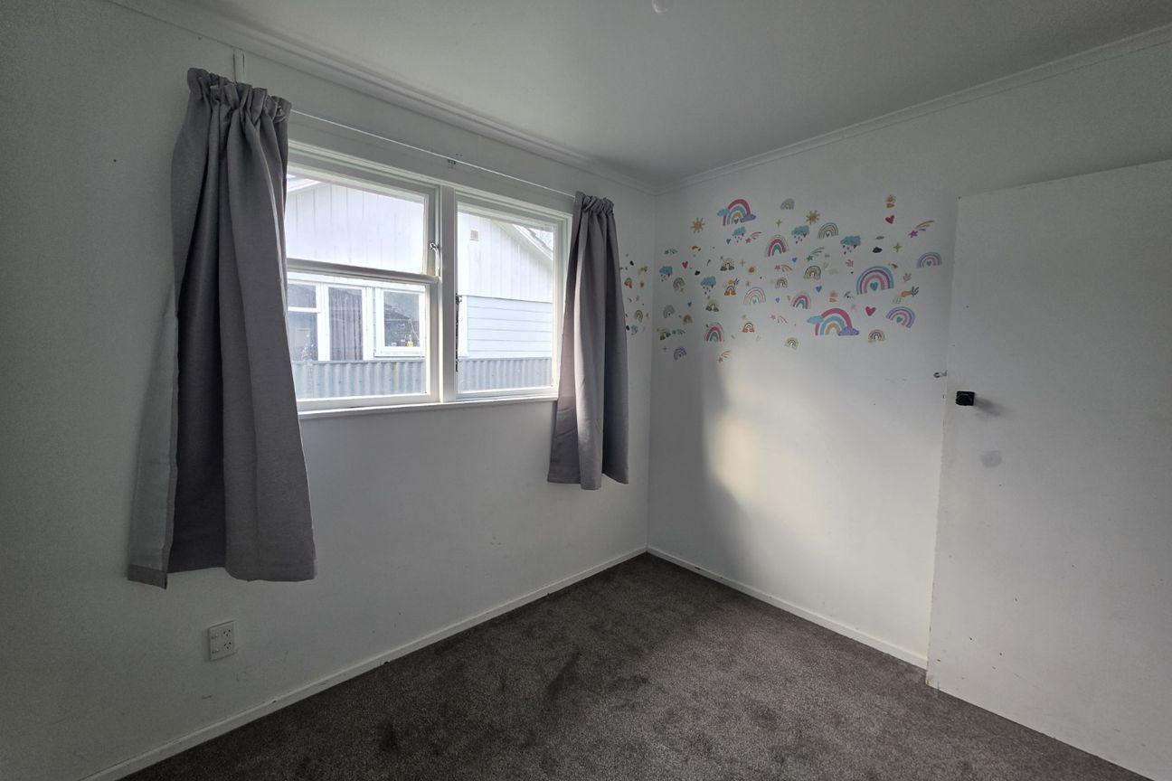 Spacious section, 3 bedroom home! – další