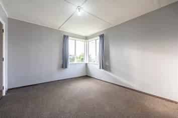 9 Andrew St, Marchwiel