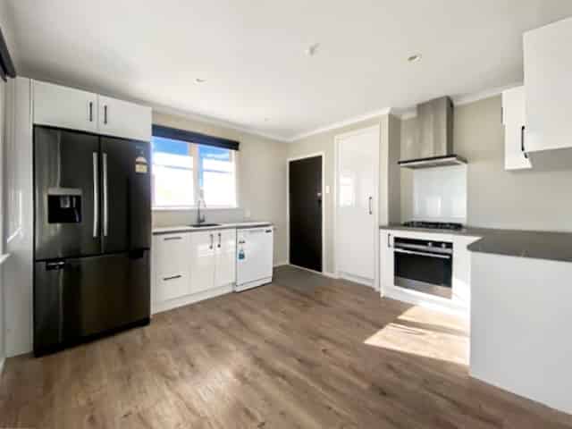 1106 Southland Road, Raureka