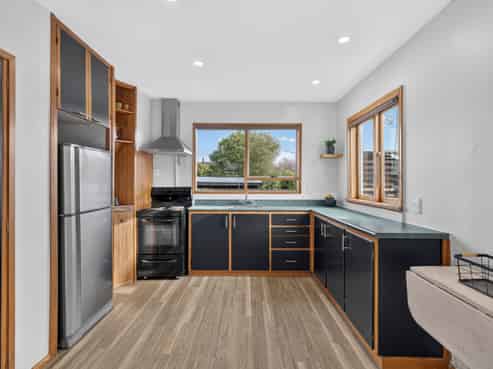 2/146 Beach Road, North New Brighton