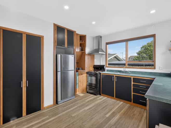 2/146 Beach Road, North New Brighton