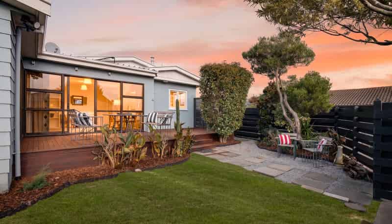 2/146 Beach Road, North New Brighton