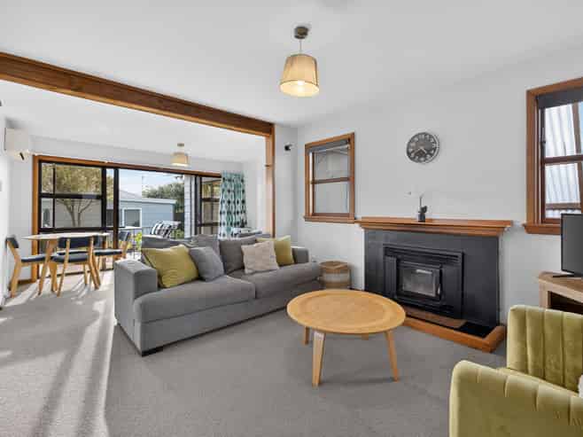 2/146 Beach Road, North New Brighton