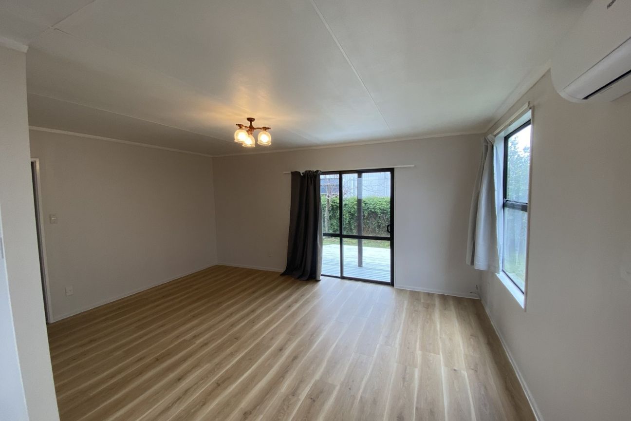 Freshly Renovated Three Bedroom – další