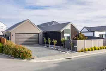 6 Stroma Avenue, Casebrook