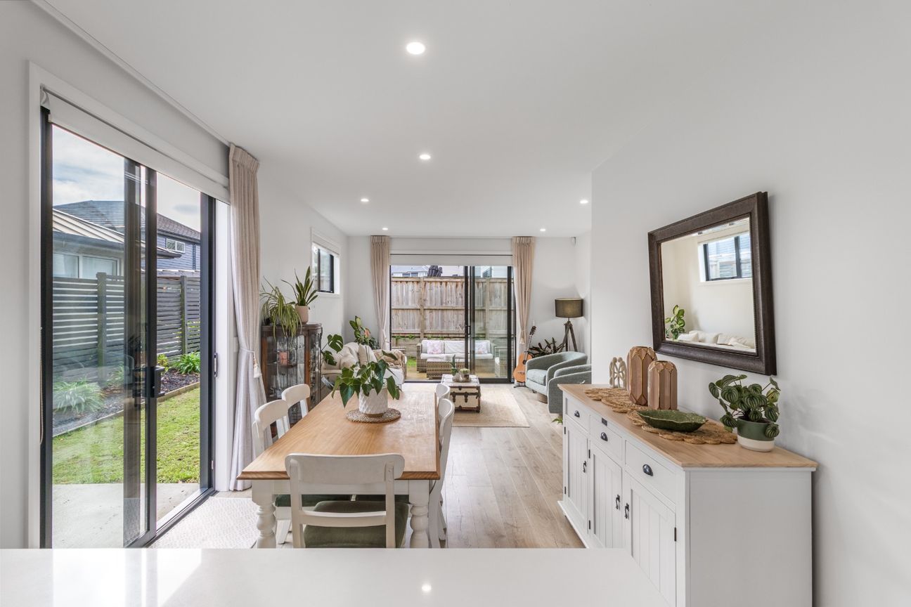A Fully Furnished Modern Townhouse - More