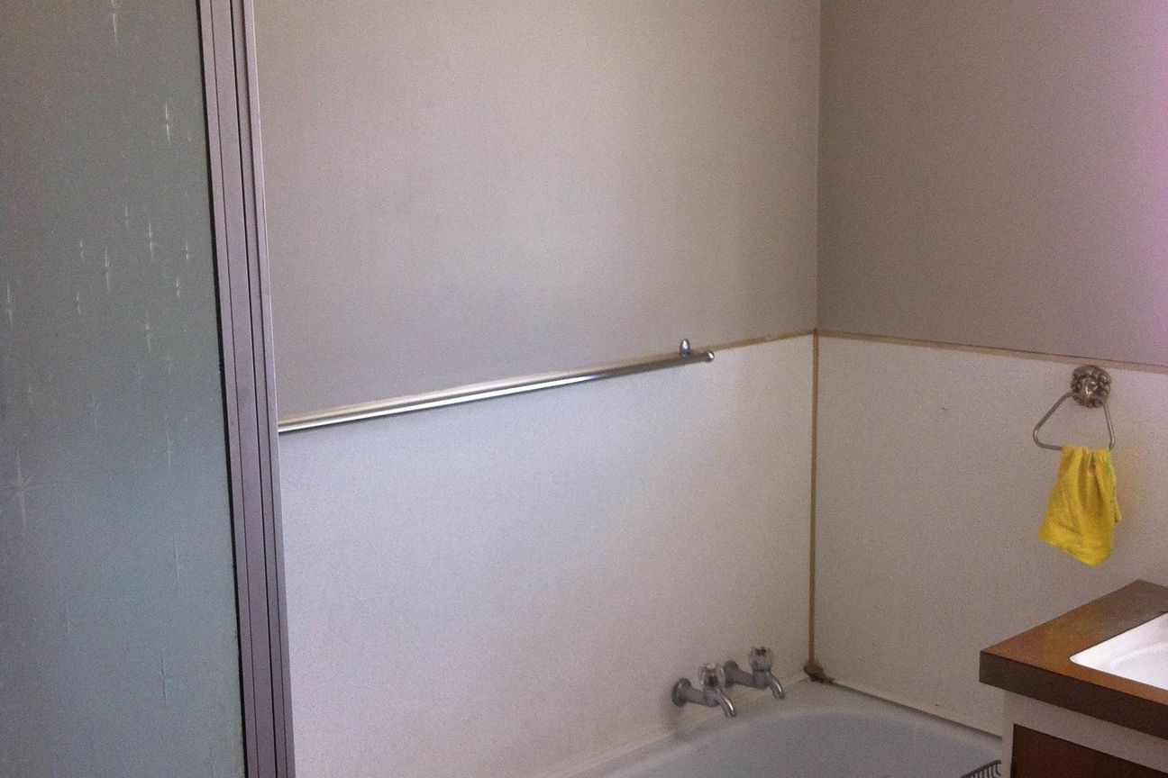 UPSTAIRS 2 BEDROOM UNIT - Ansicht 4