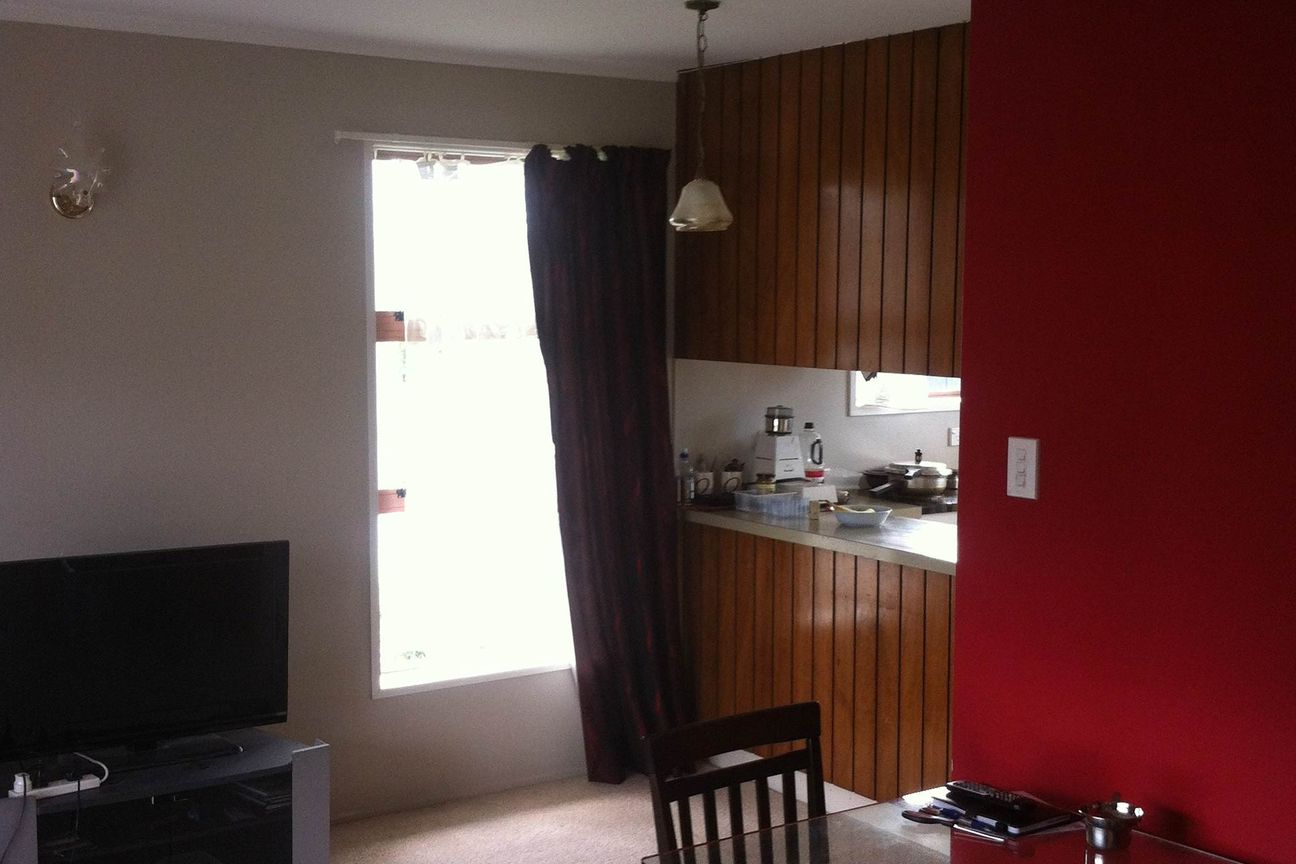 UPSTAIRS 2 BEDROOM UNIT - Ansicht 3
