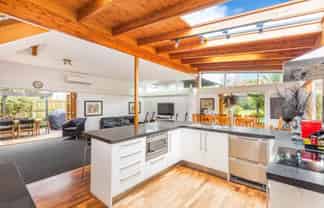 16 Sorrel Crescent, Bucklands Beach