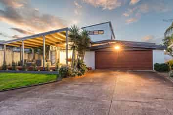 16 Sorrel Crescent, Bucklands Beach