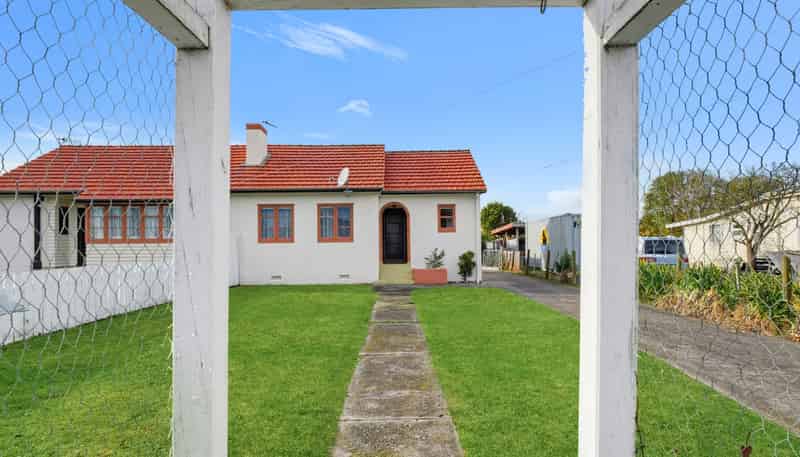 21 Robert Street, Marton