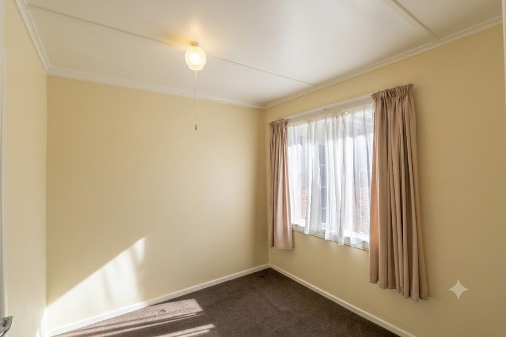 Peaceful Two-Bedroom Unit with Elevated Views ÃÆ'¢Ãâ€Ã¢â€¬Ãâ€" Water & Lawns Included - Widok 5