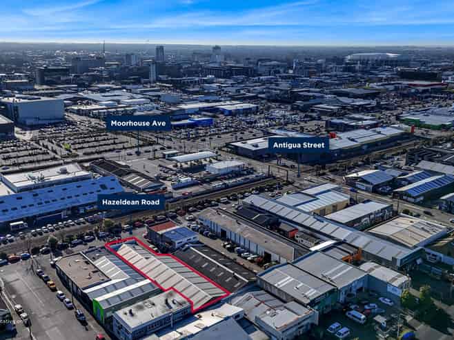Refurbished warehouse - ready to occupy