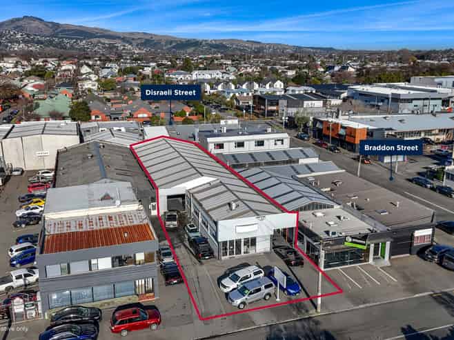 Refurbished warehouse - ready to occupy