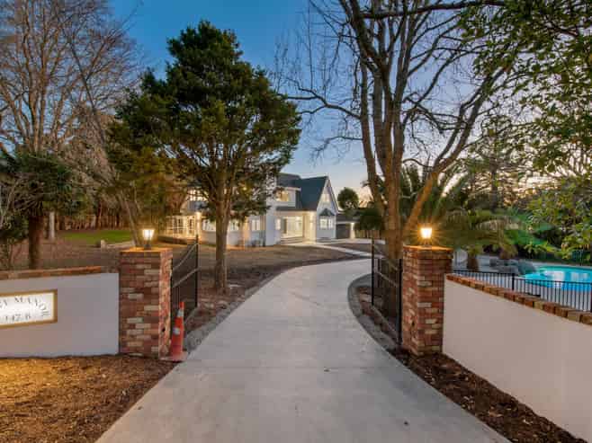 147B Whangaparaoa Road, Red Beach