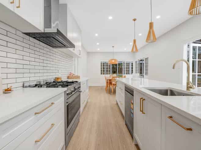 147B Whangaparaoa Road, Red Beach