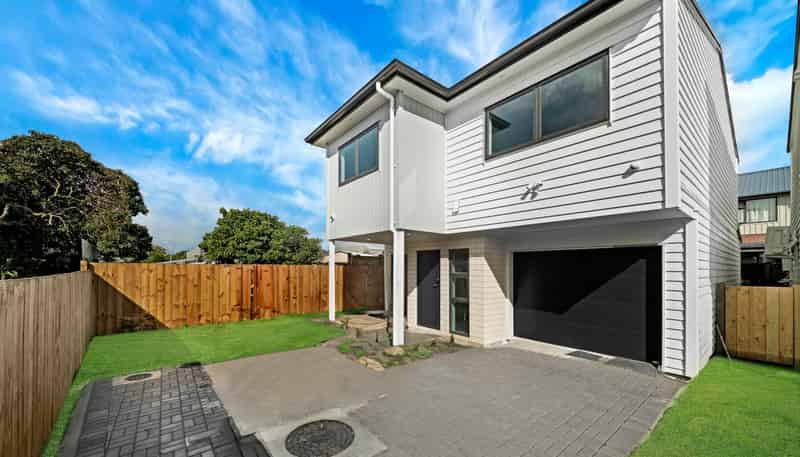 8D Friesian Drive, Mangere