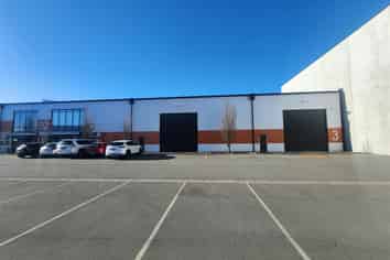 Versatile Warehouse Opportunity