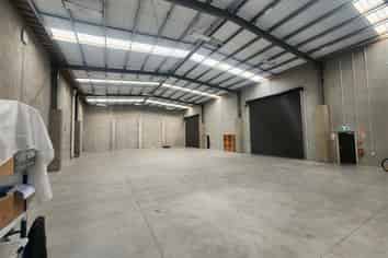 Versatile Warehouse Opportunity