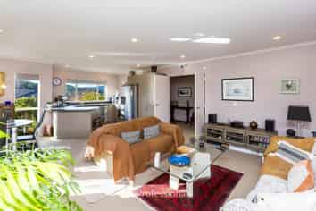 10 Mcewen Crescent, Riverstone Terraces