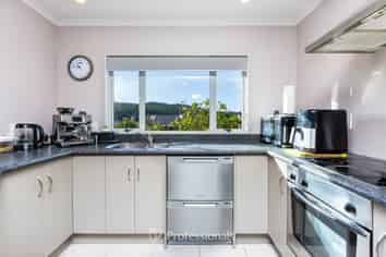 10 Mcewen Crescent, Riverstone Terraces