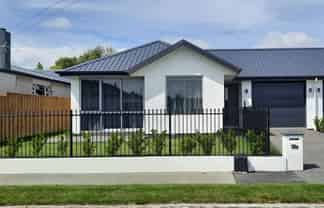 18b Fatima Street, Redwood