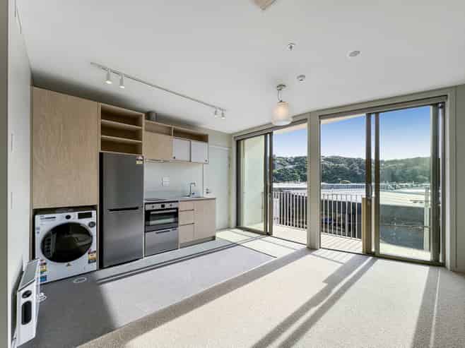 208/2 Campbell Terrace, Petone