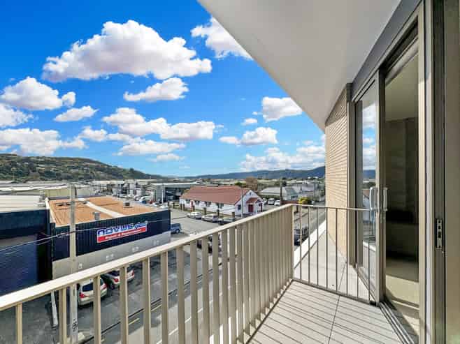 208/2 Campbell Terrace, Petone