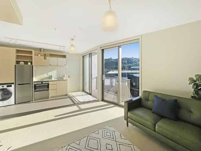 208/2 Campbell Terrace, Petone