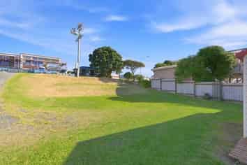 1127 Papamoa Beach Road, Papamoa Beach