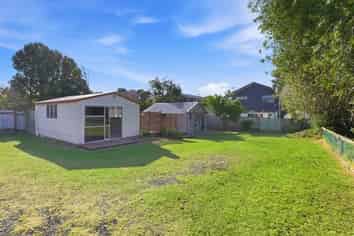 1127 Papamoa Beach Road, Papamoa Beach
