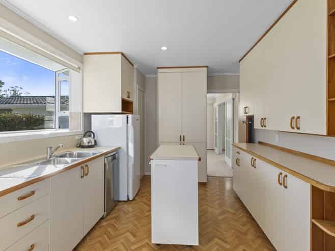 51 Holdsworth Avenue, Trentham