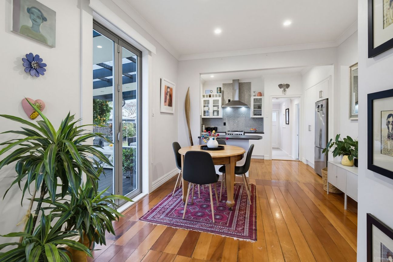 Office, Rumpus & Deck Space in Parkvale - Więcej