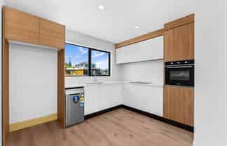 36 Taipahitini Road, Karaka