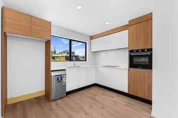 36 Taipahitini Road, Karaka