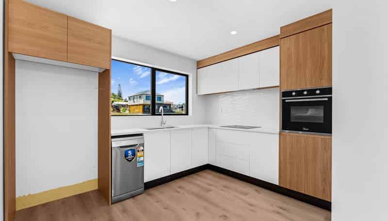 36 Taipahitini Road, Karaka