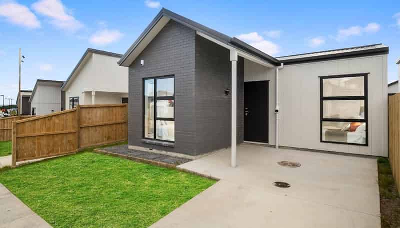 12 Horokaka Street, Massey