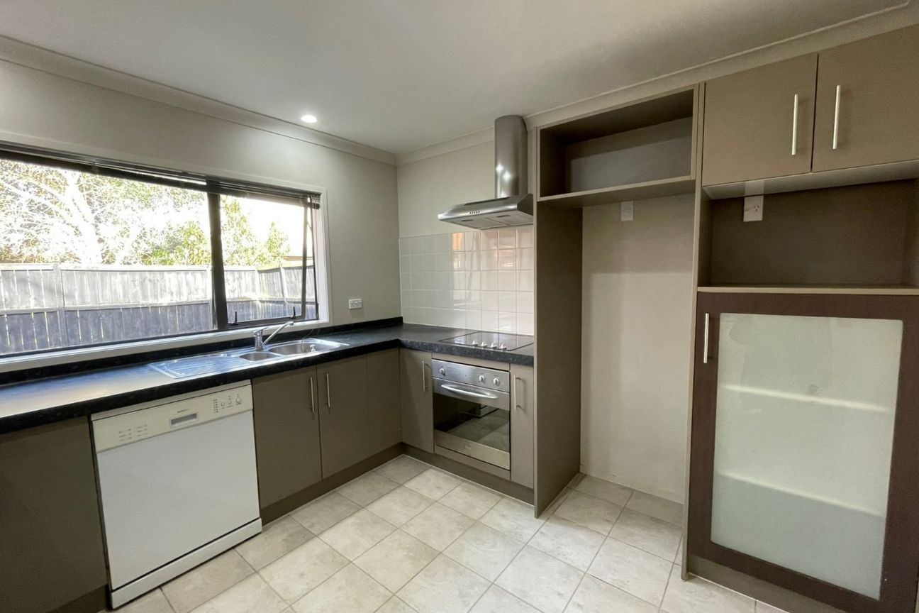 Flat Bush, 4 Bedrooms – další
