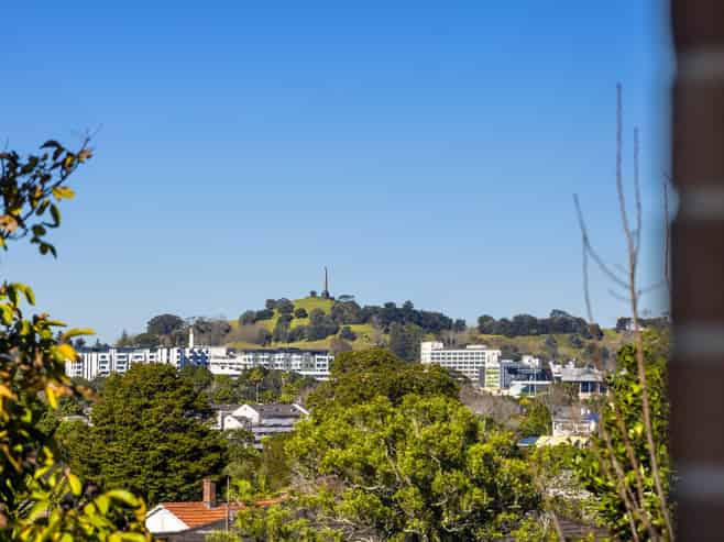 2/44 Owens Road, Epsom